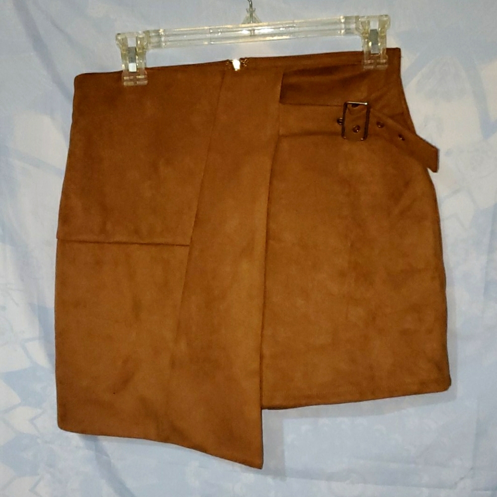 NEW with TAG - short skirt caramel color